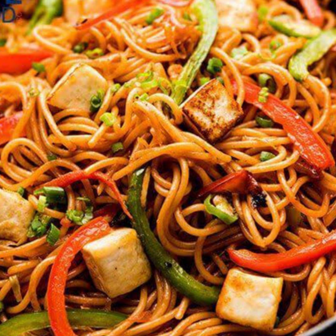 Paneer noodles (Street and straw)