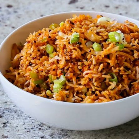 Schezwan veg fried rice  [Street and Straw]
