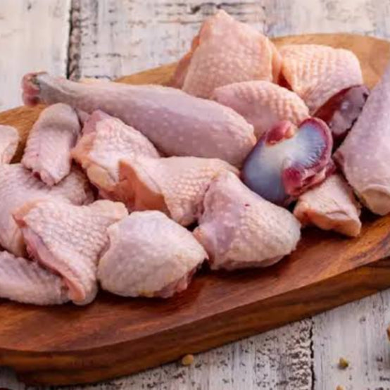 Raw Chicken Meat (With Skin) [500 g]  (Available from 8:30 am to 1:00 pm and 4:00 pm to 8:30 pm)