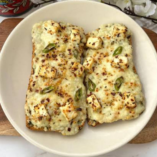 Chatpati Paneer Garlic Bread  [The Kulhar Chuski]