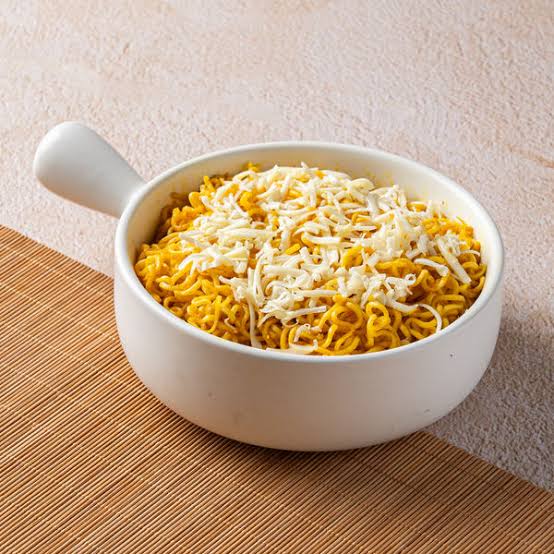 Veg Cheese Maggie  [street and straw]