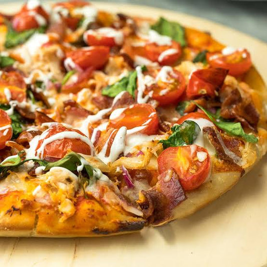 Hot & spicy chicken pizza (Medium 6 slices)  [street and straw]