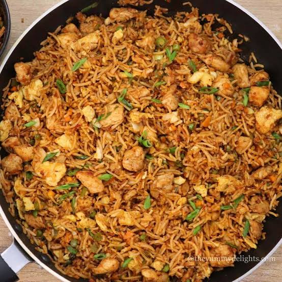 Schezwan Chicken Rice  [Street and Straw]