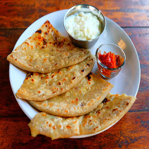 Aloo Paratha [1 pcs.] (JULI'S KITCHEN)