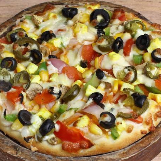 Hot & Spicy paneer pizza (Medium 6 slices)  [street and straw]
