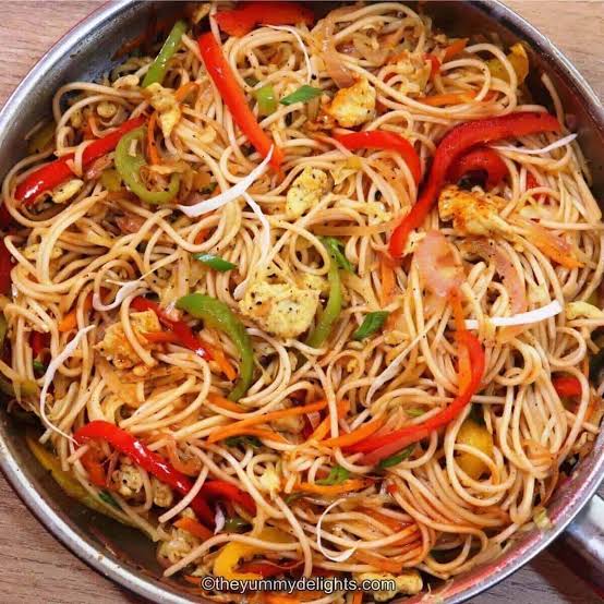Egg Hakka Noodles [Deep jyoti]