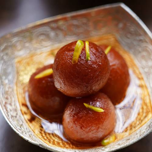 Gulab jamun  (4 Pcs.) [Banshi Sah and sons]